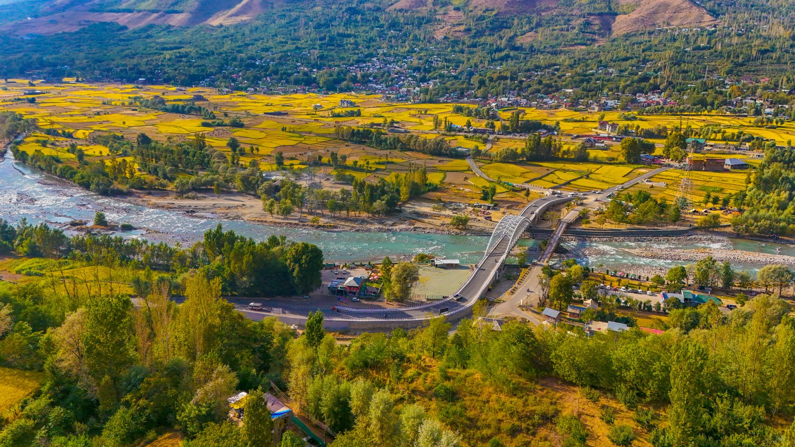 Aerial view of Dal Lake in Srinagar, Kashmir